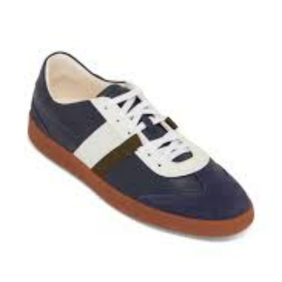 Athletic_Shoes